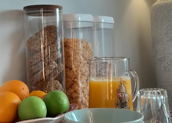 לינה וארוחת בוקר Saint Martin's בנדון